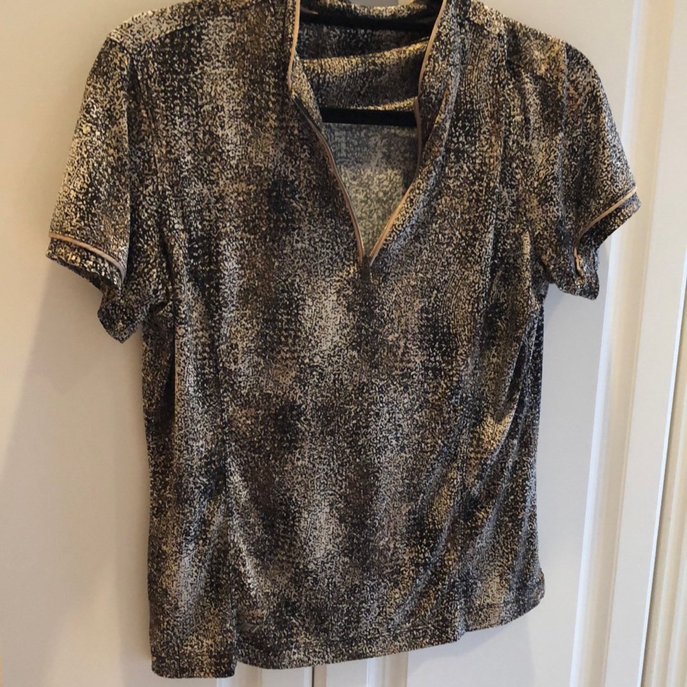 Tear Off Confetti pattern taupe neckline & sleeve piping zipper front blouse